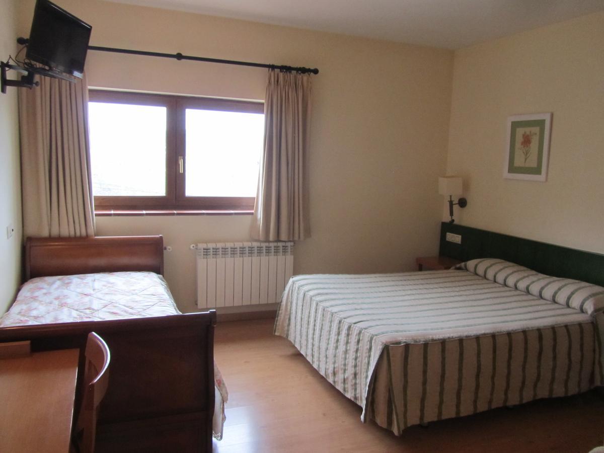 Hotel Galayos Hoyos del Espino Ngoại thất bức ảnh