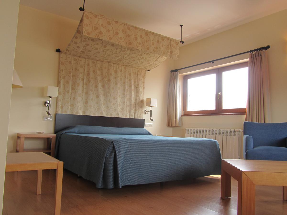 Hotel Galayos Hoyos del Espino Ngoại thất bức ảnh