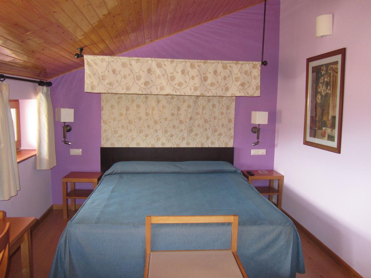 Hotel Galayos Hoyos del Espino Ngoại thất bức ảnh