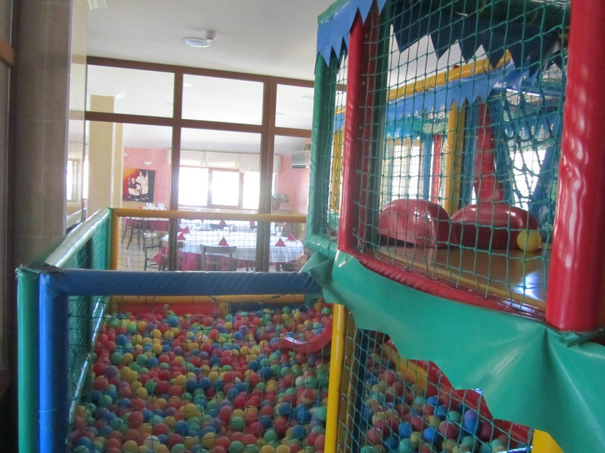 Hotel Galayos Hoyos del Espino Ngoại thất bức ảnh