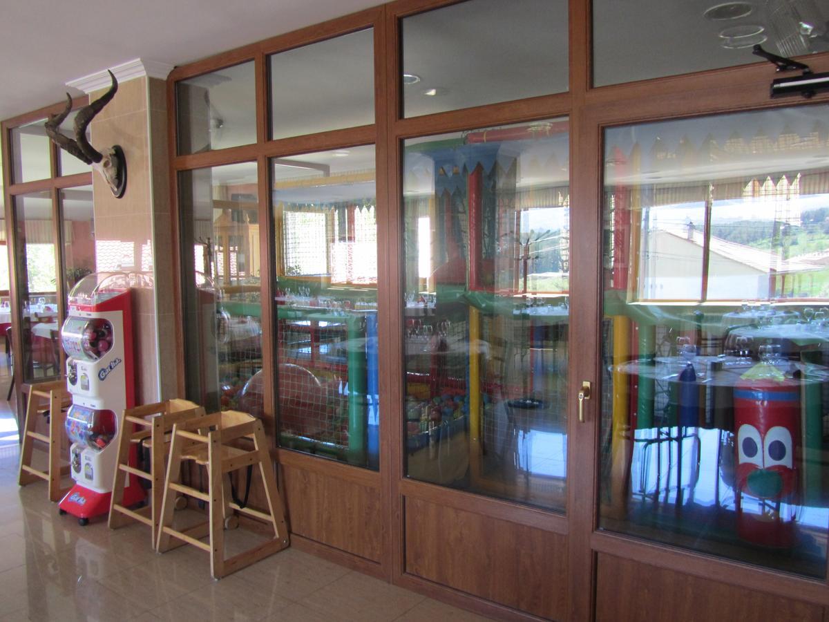 Hotel Galayos Hoyos del Espino Ngoại thất bức ảnh
