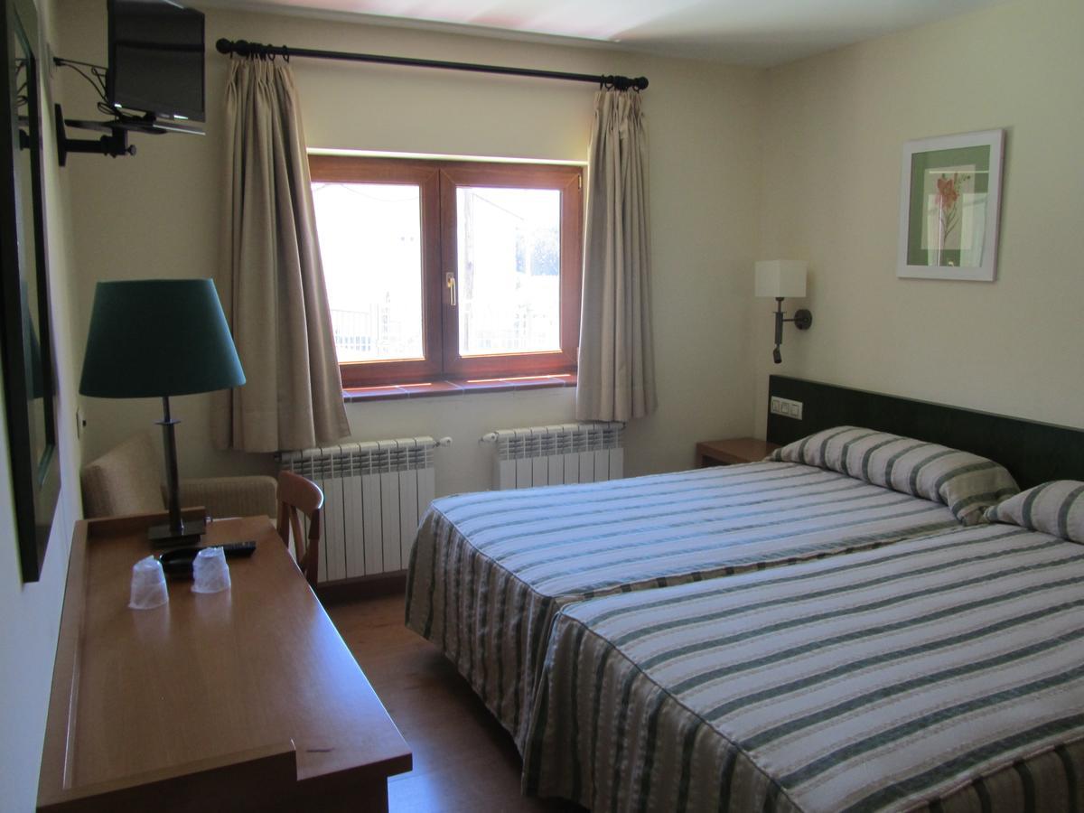 Hotel Galayos Hoyos del Espino Ngoại thất bức ảnh